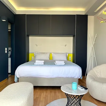 R1 Blue Paradise Private Terrace Jacuzzi Apartment Athens