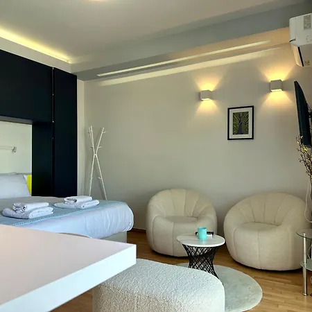 R1 Blue Paradise Private Terrace Jacuzzi *