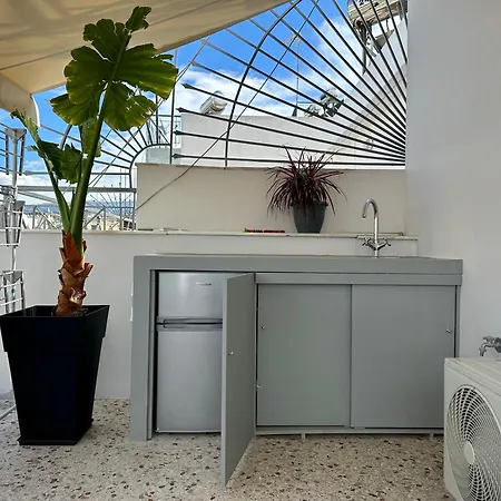 R1 Blue Paradise Private Terrace Jacuzzi Apartment